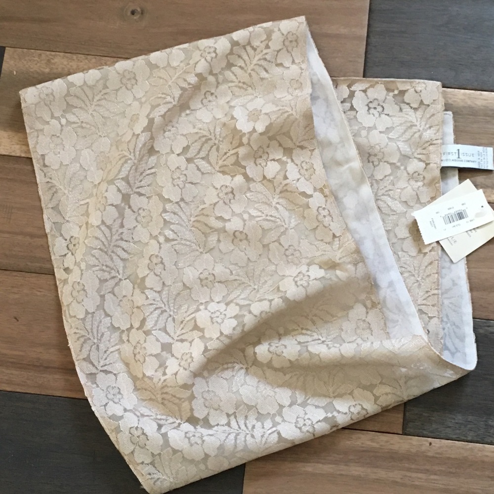 VINTAGE LACE SCARF FIRST ISSUE LIZ CLAIBORNE NWT COTTAGE CORE